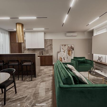 Kostjukowski Apartments Avalon Lviv Exterior foto