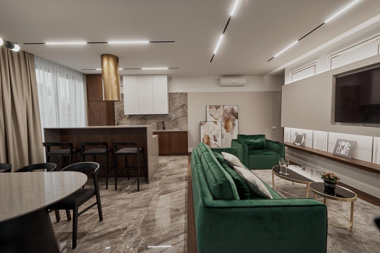 Kostjukowski Apartments Avalon Lviv Exterior foto
